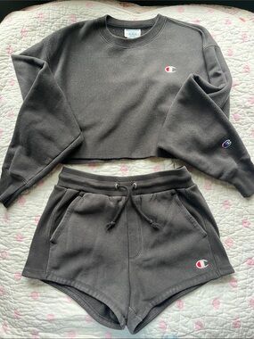 Champion Reverse Weave Black Cropped Sweatshirt and Shorts Set
